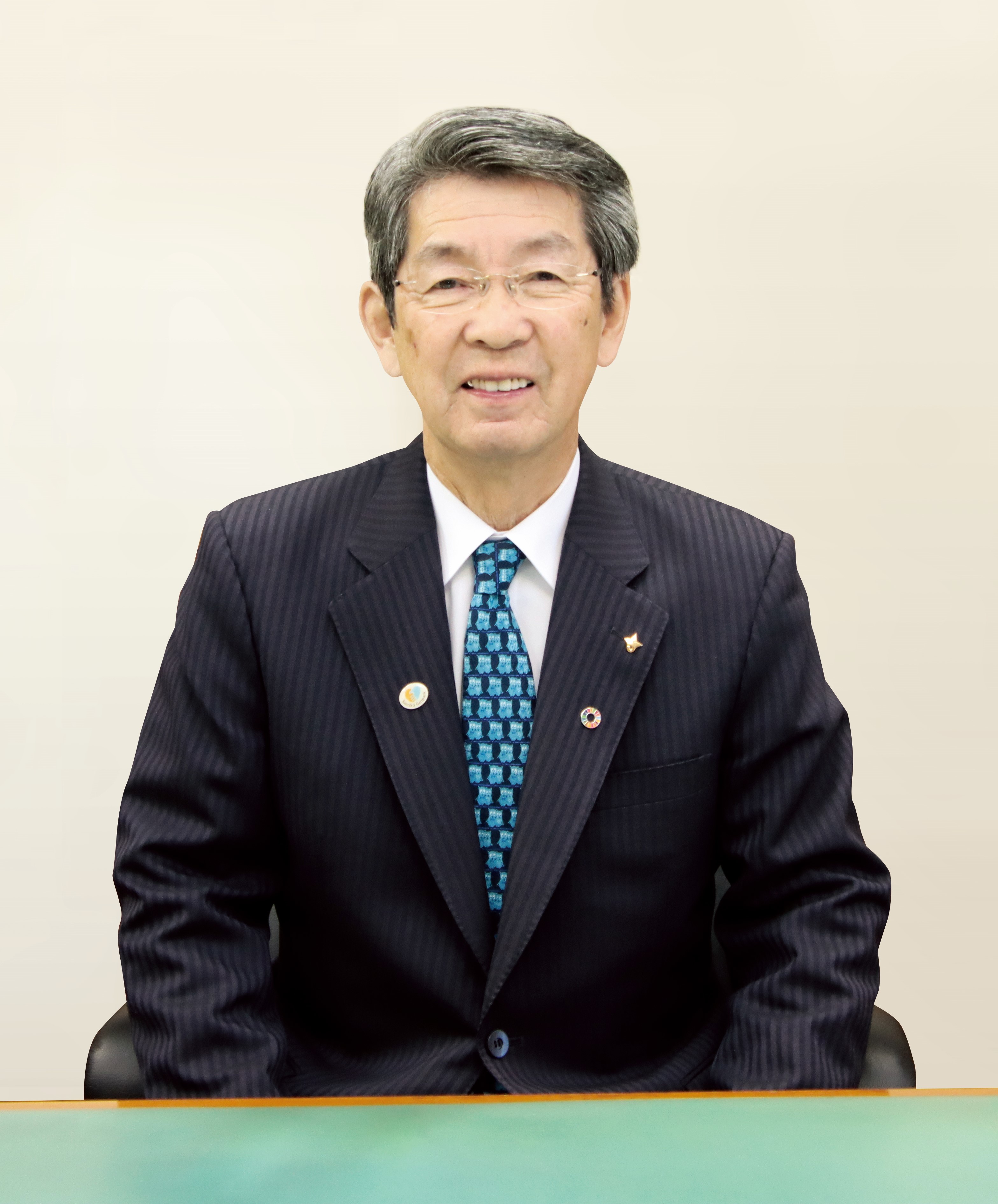 佐藤信逸町長のポートレート写真